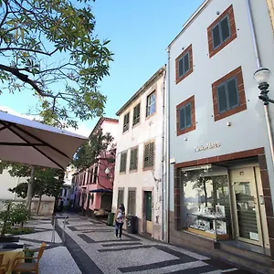 Tr3s Qu4rtos Carmo By Analodges Funchal (Madeira)